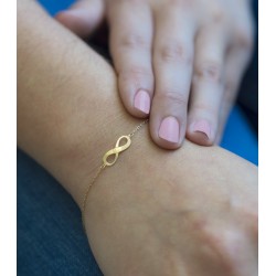 Infinite gold bracelet