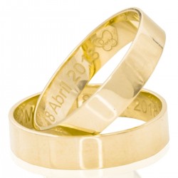 Smooth yellow gold wedding ring
