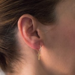 Pendientes Aro 14mm de Oro 18k con cruz y piedras rojas